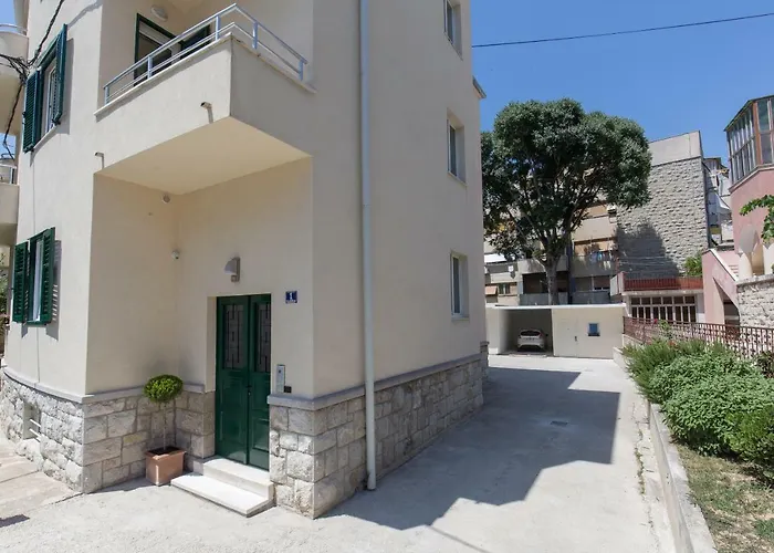 Aml בית הארחה 4*